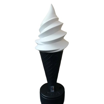 3D kornout (černá oplatka)